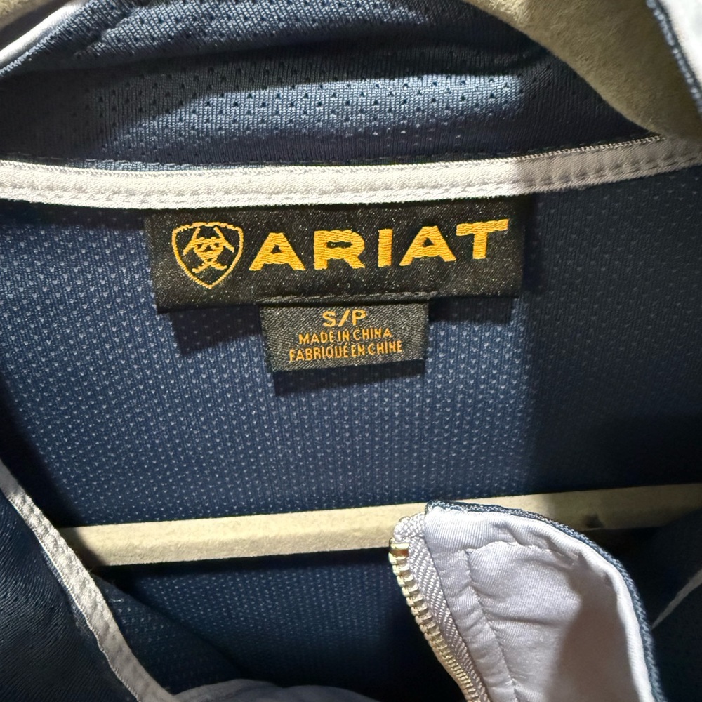 Ariat Women’s Softshell Jacket Size Small Light B… - image 3